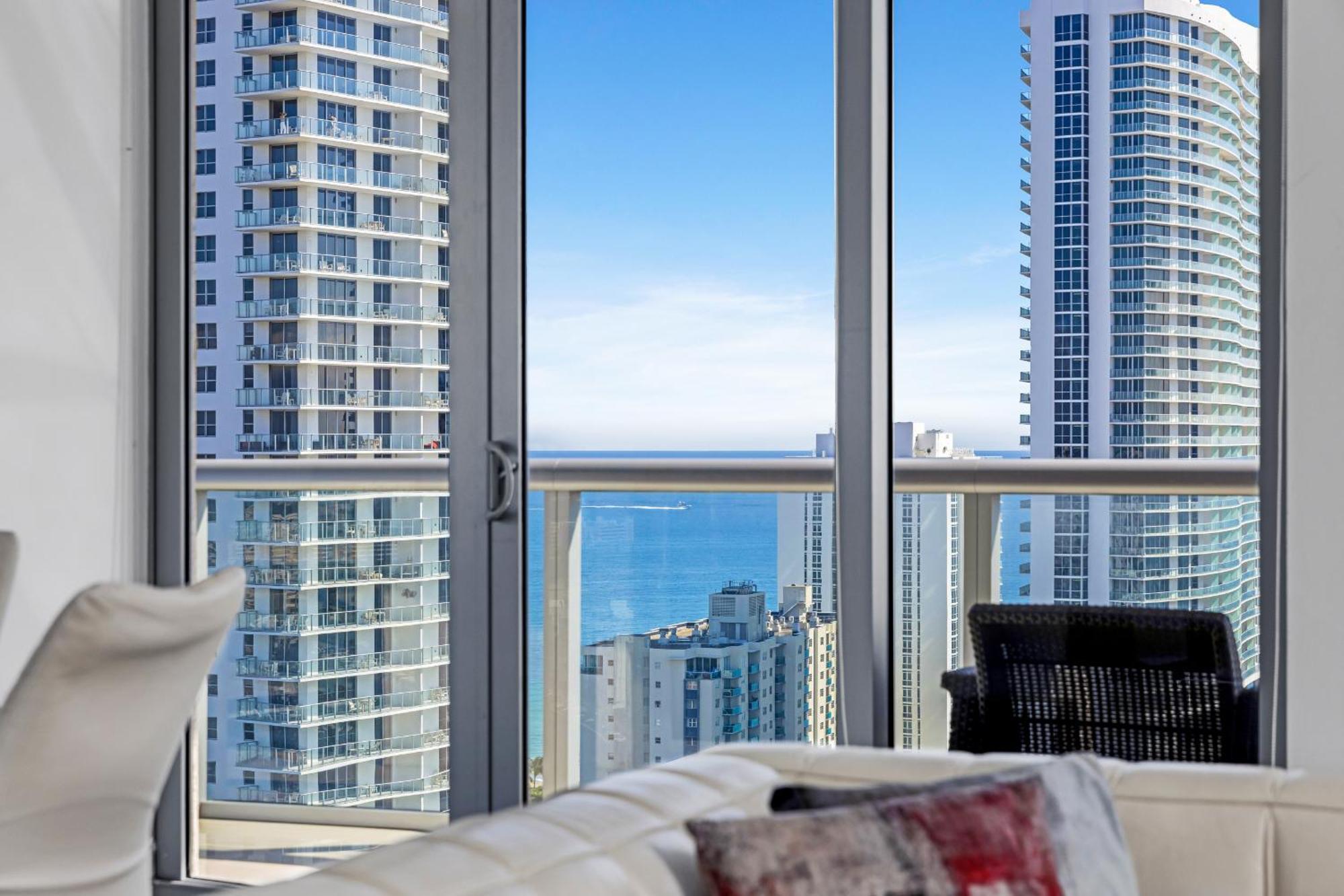 Resort-Style Living With Direct Ocean Views - 3Br Beauty Hallandale Beach Εξωτερικό φωτογραφία