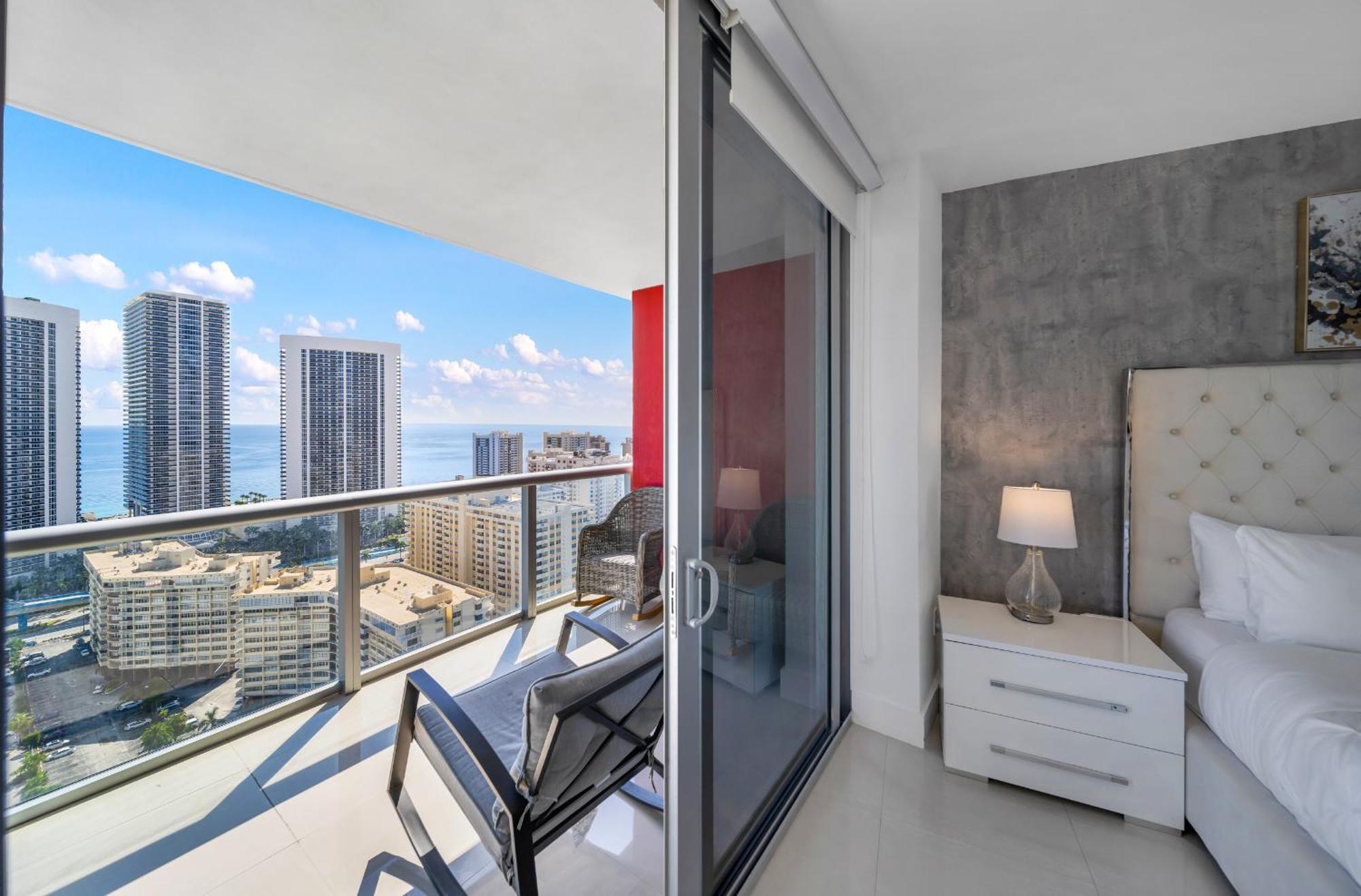 Resort-Style Living With Direct Ocean Views - 3Br Beauty Hallandale Beach Εξωτερικό φωτογραφία
