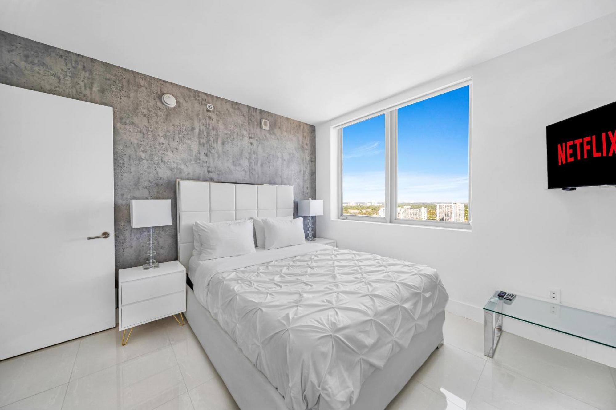 Resort-Style Living With Direct Ocean Views - 3Br Beauty Hallandale Beach Εξωτερικό φωτογραφία